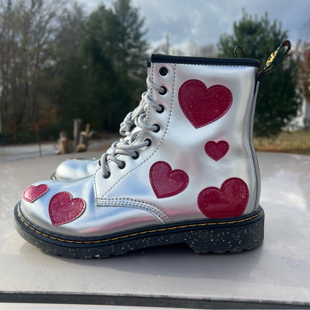 Dr. Martens 1460 Silver Cosmic Glitter Heart Patent Leather Boots Size 6 Youth